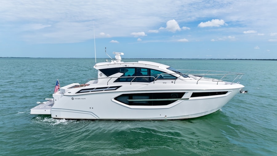 2019 Cruisers Yachts 42 Cantius