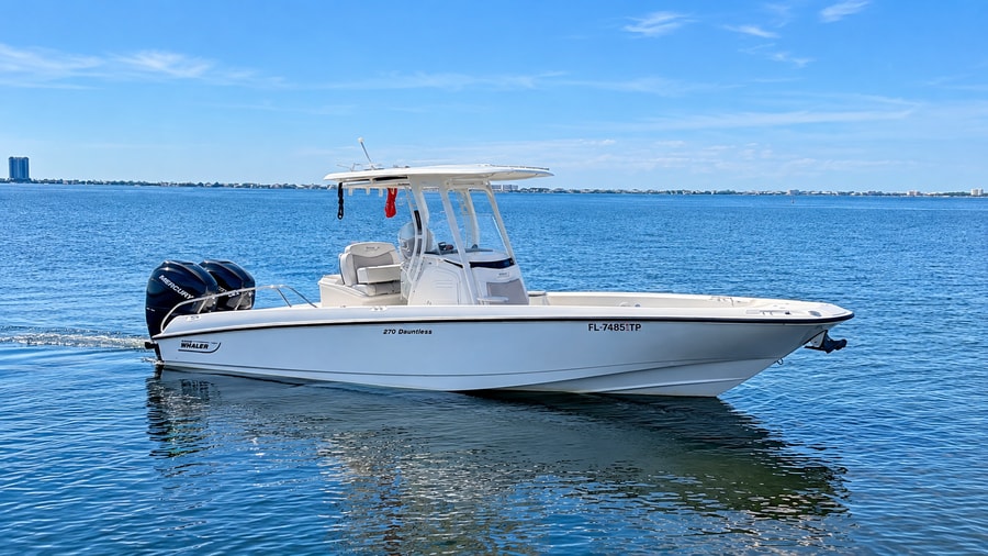 2016 Boston Whaler 270 Dauntless