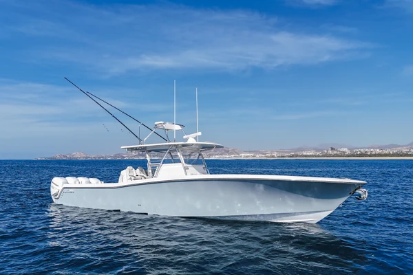 2021 Invincible 42 Center Console