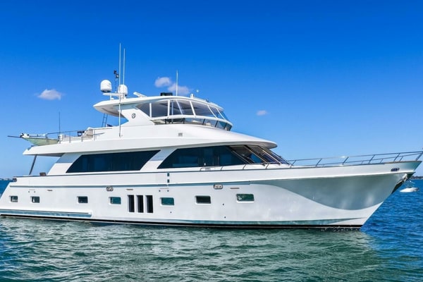 2010 Ocean Alexander 85 Motor Yacht