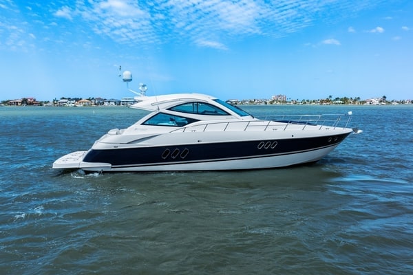 2012 Cruisers Yachts 540 Coupe