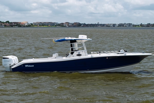 2005 Triton 351 Center Console