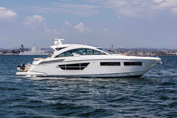2017 Cruisers Yachts 60 Cantius