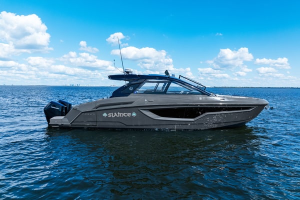 2023 Cruisers Yachts 42 GLS