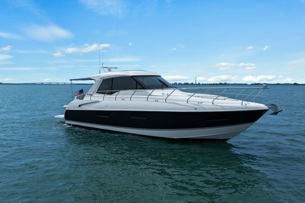 2014 Cruisers Yachts 48 Cantius
