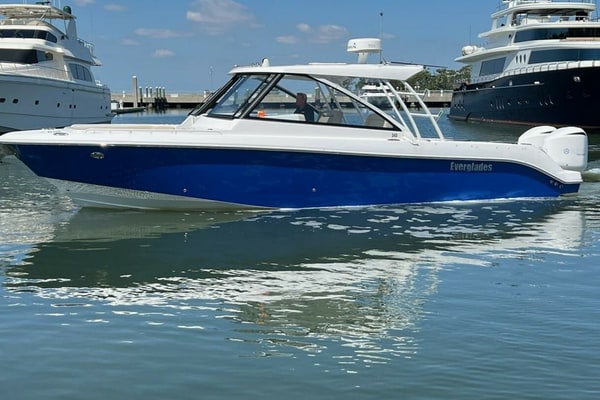 2019 Everglades 340 Dual Console