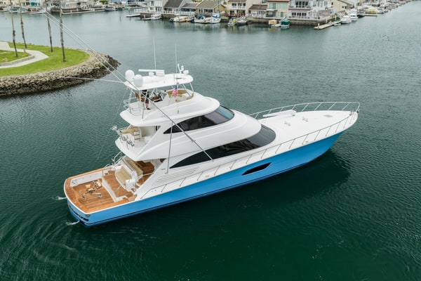 2020 Viking 92 Skybridge