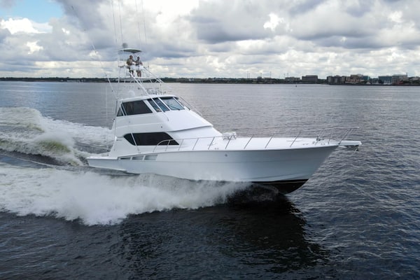 1999 Hatteras 60 Enclosed Bridge Convertible