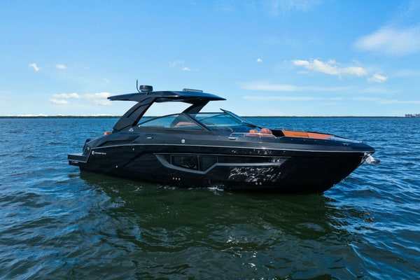 2022 Cruisers Yachts 34 GLS